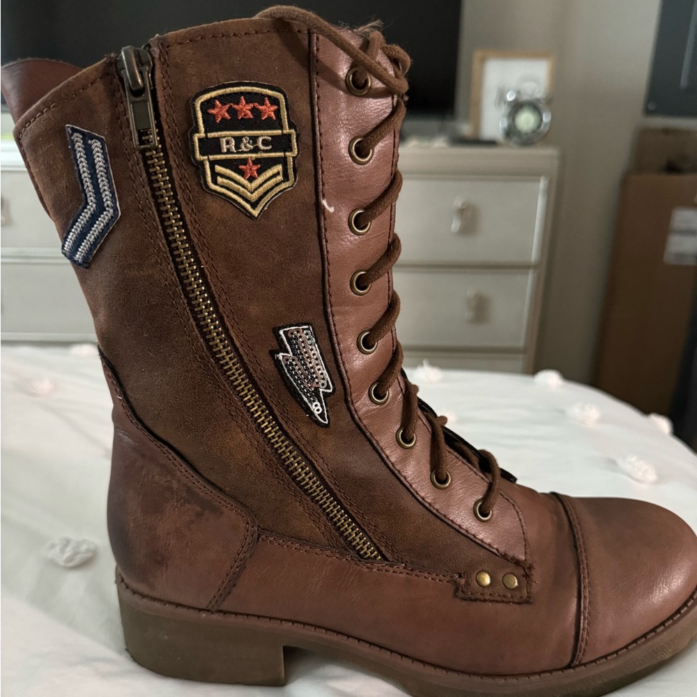 Brown Leather Hiking 🥾 Boots!